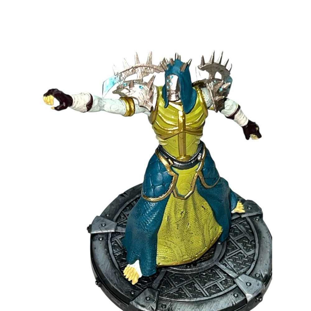 MCFARLANE‎ TOYS World of Warcraft Undead Priest/Warlock (Common) Scale Figure - Picture 2 of 5